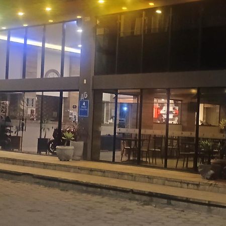Village Plaza Hotel 바르바세나 외부 사진